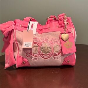 Juicy Couture Pink daydreamer